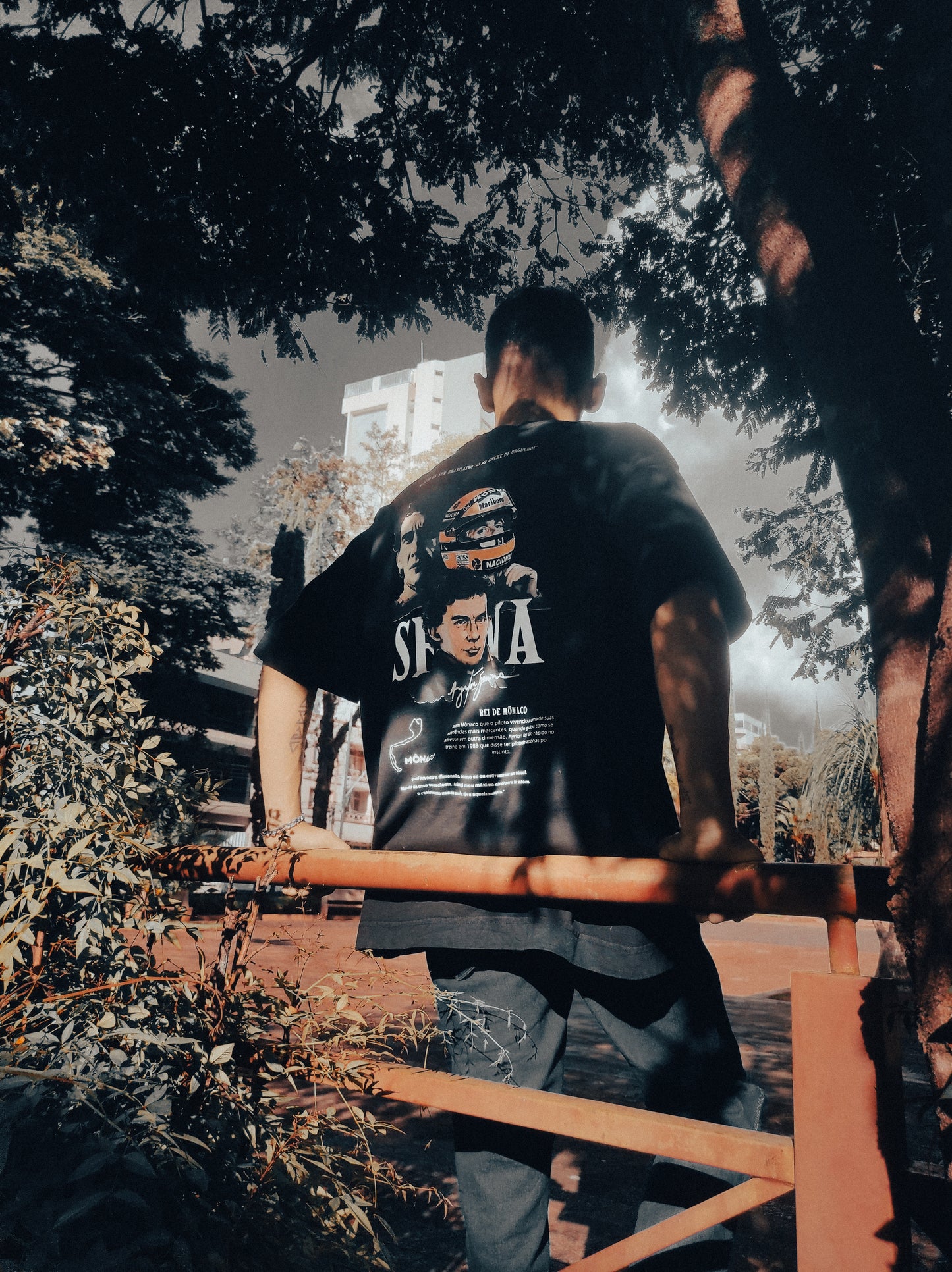 Encomendar Camiseta unissex oversized Senna rei de Mônaco