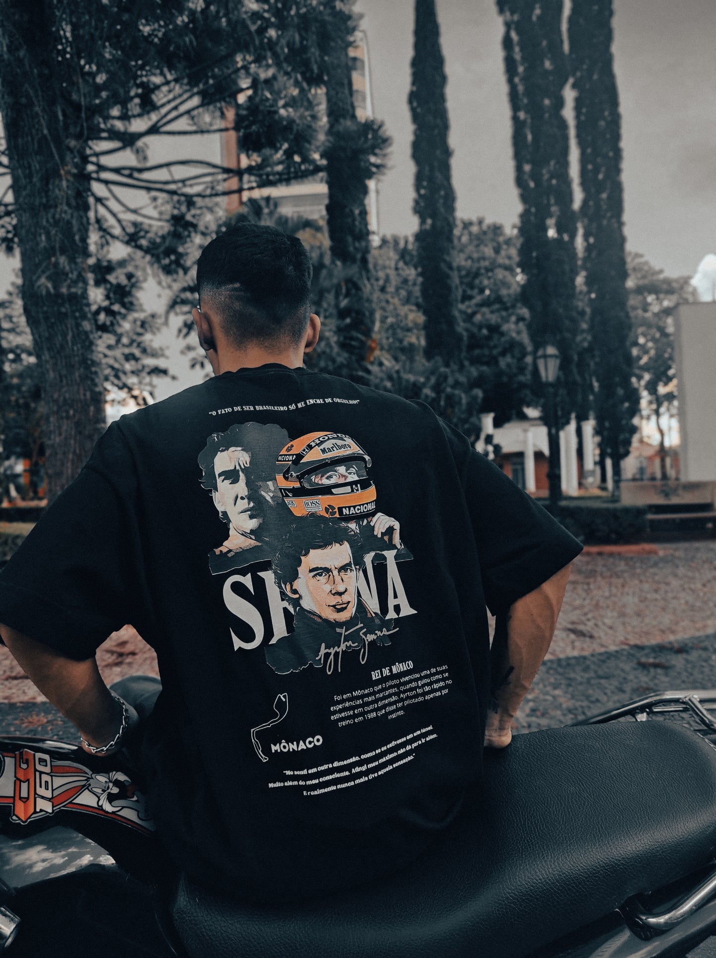 CAMISETA SENNA EM MÔNACO + itens colecionáveis