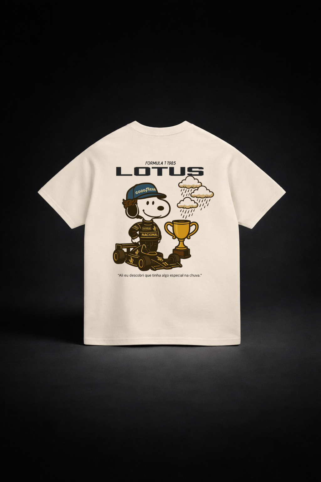 Camiseta Snoopy x Lotus — Fórmula 1 1985