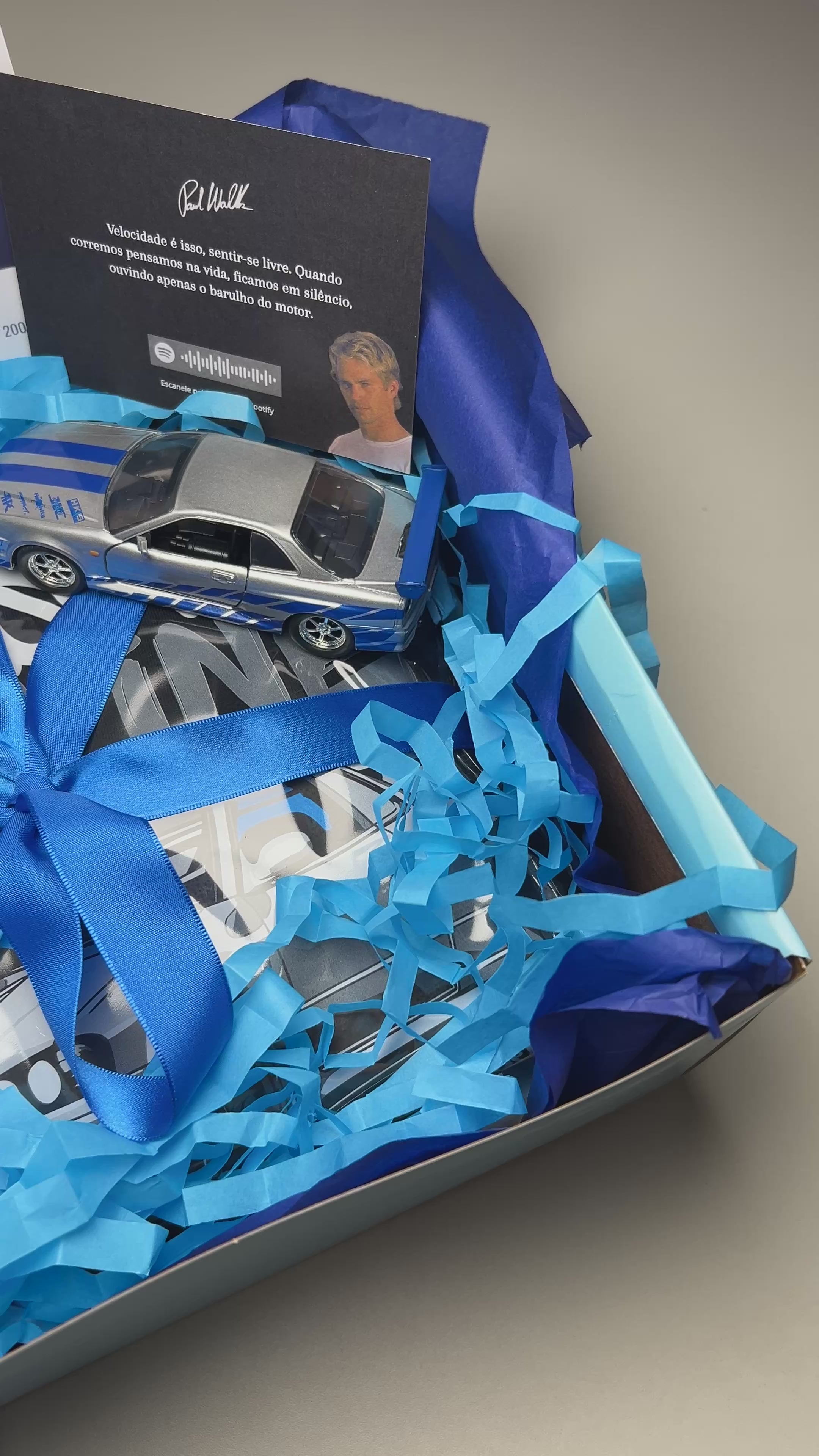 Kit Brian O’ Conner  — Camiseta + Miniatura Skyline + 5 Fotos Colecionáveis